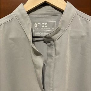 Figs Rafaela scrub top in “cement” (grey), size medium